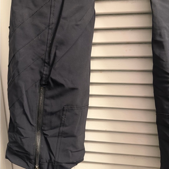 SKEA women’s size 4 ski/Snow pants excellent condition like new EUC - Picture 9 of 16